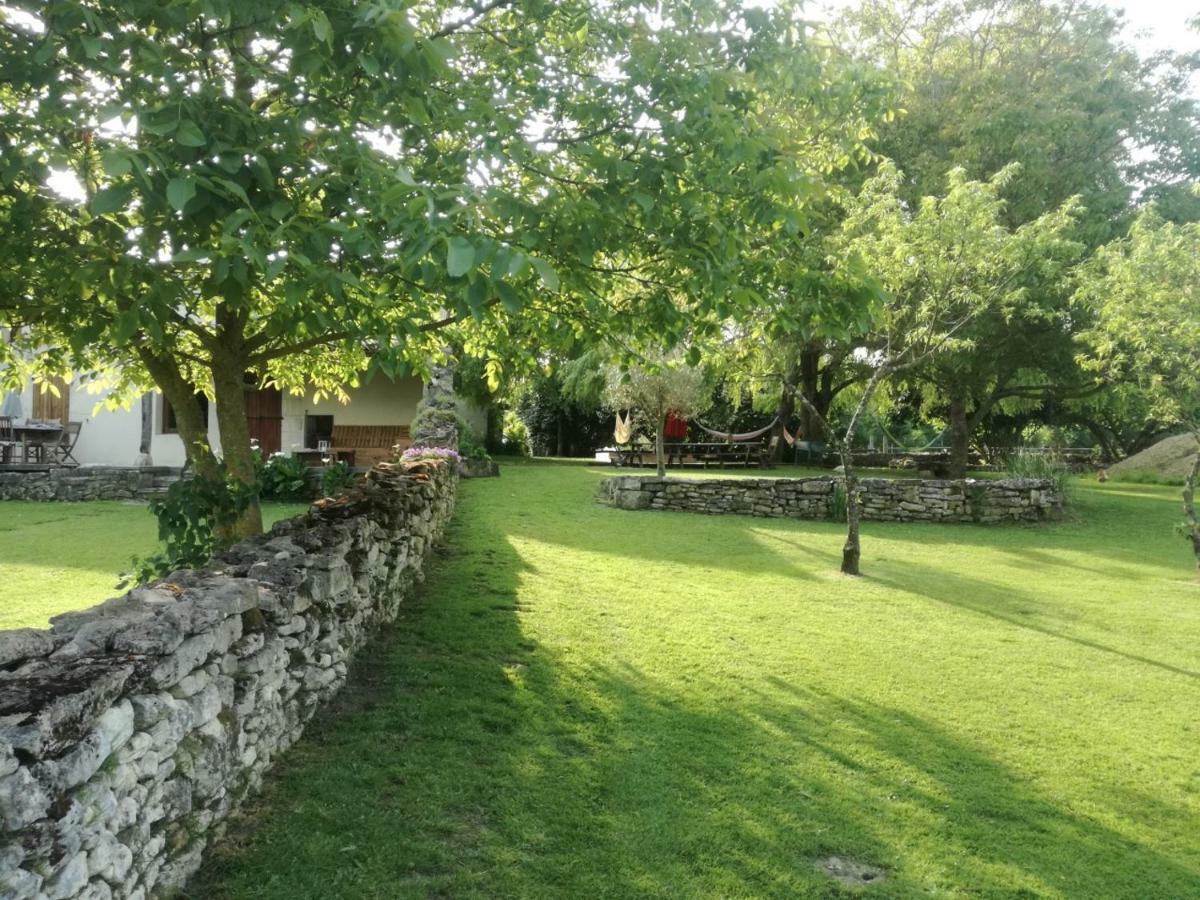 Le Gite Des 3 Saules Saint-Savinien Exterior foto