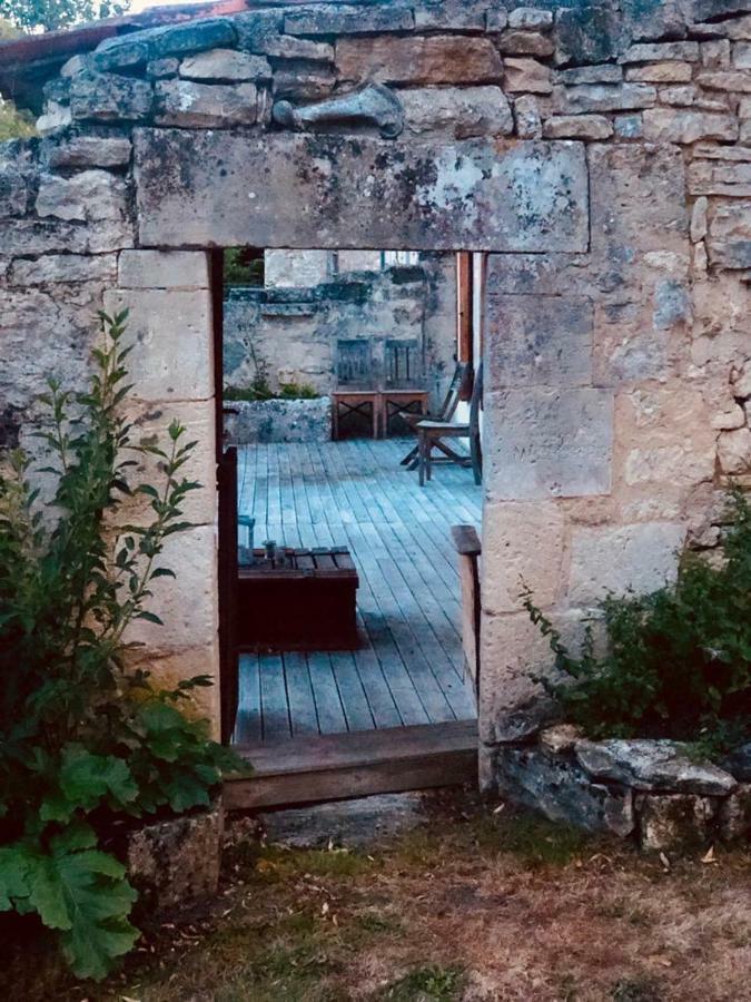 Le Gite Des 3 Saules Saint-Savinien Exterior foto
